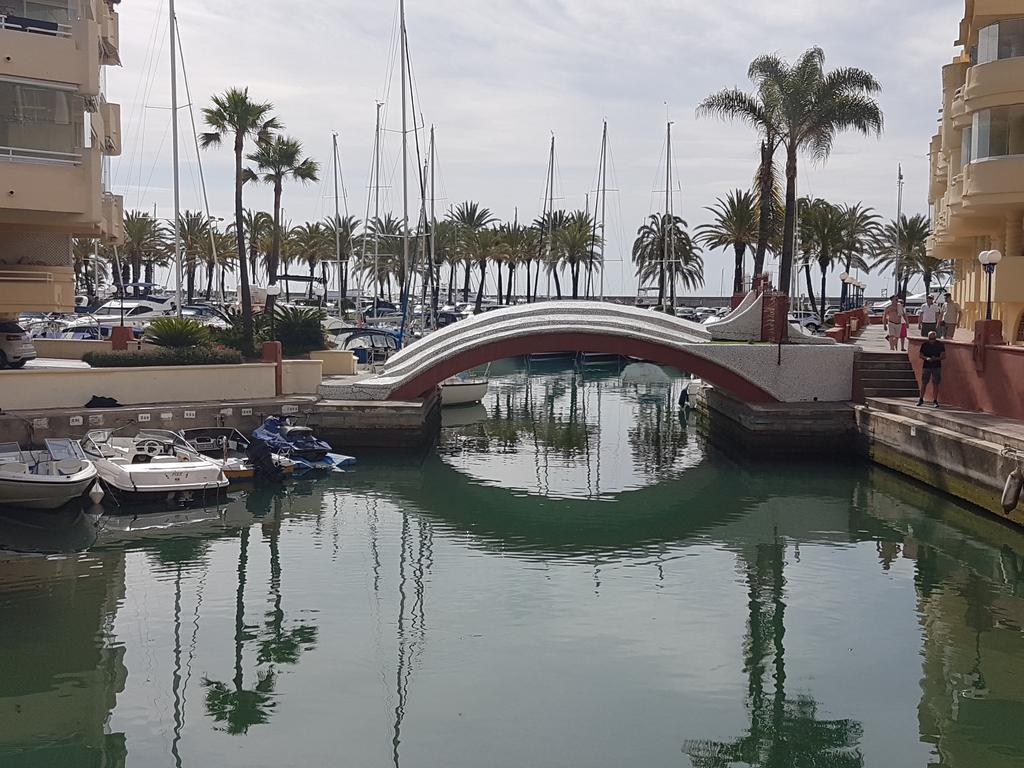 Isla Benalmadena Apartment ภายนอก รูปภาพ