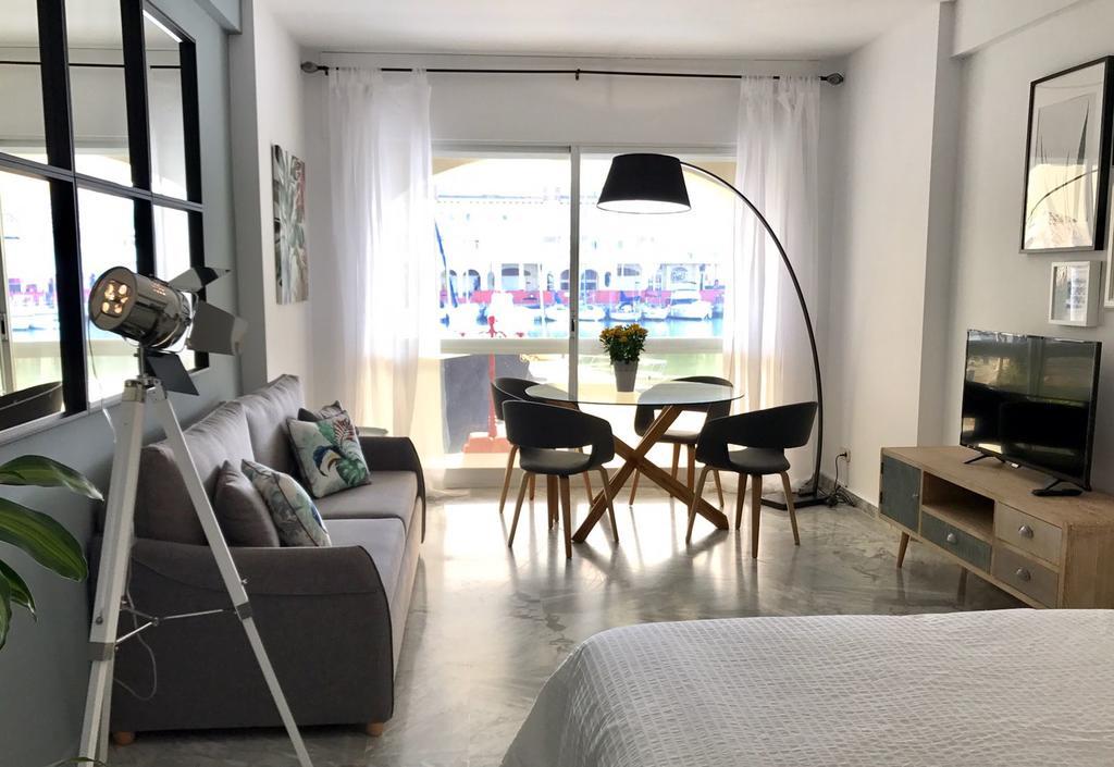Isla Benalmadena Apartment ภายนอก รูปภาพ